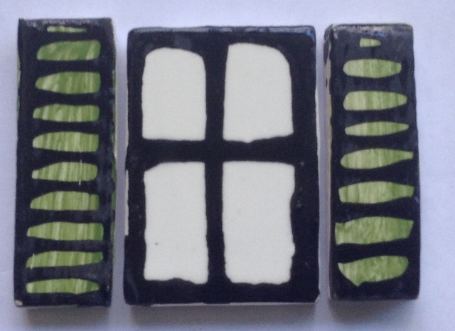 window-sml-with-shutters--899
